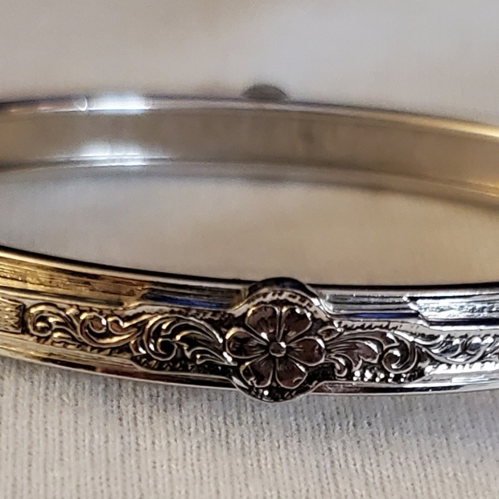 Silver tone bracelet